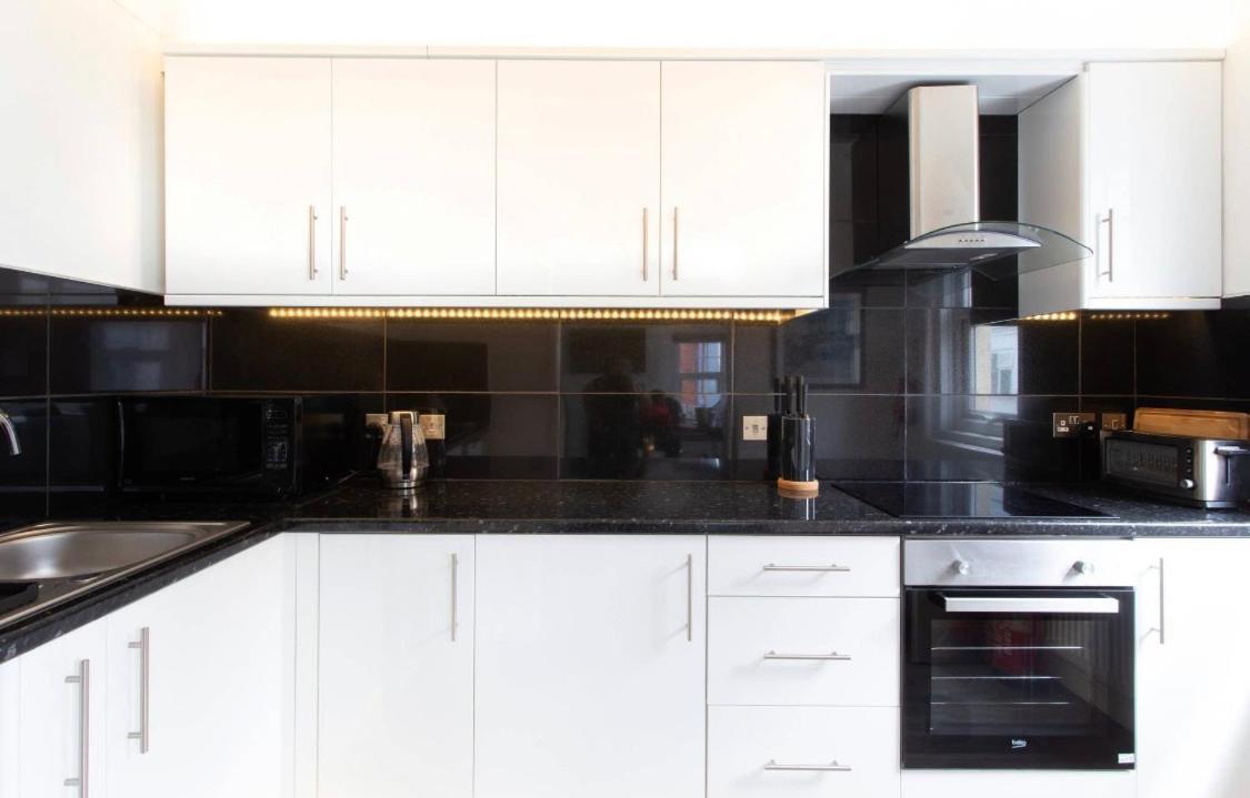 Ammonite Luxury Beachfront Apartment Lyme Regis Eksteriør bilde